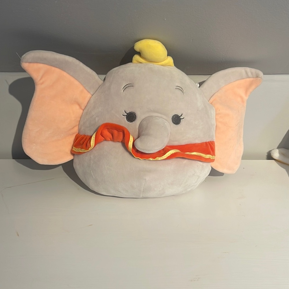 Dumbo squishmellow | 7.5 in | great condition just no tag |